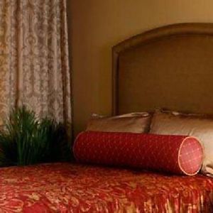 One-Bedroom King Suite